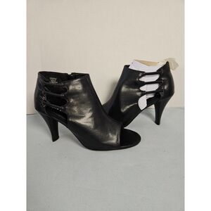 NWT Pierre Dumas Marion Black Peep Toe Caged Cutout Heeled Booties Size 8